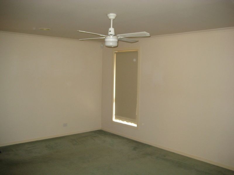 22 JERILDERIE DRIVE, Berwick VIC 3806