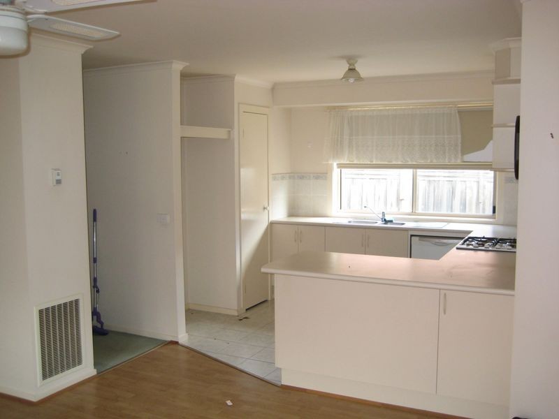 22 JERILDERIE DRIVE, Berwick VIC 3806