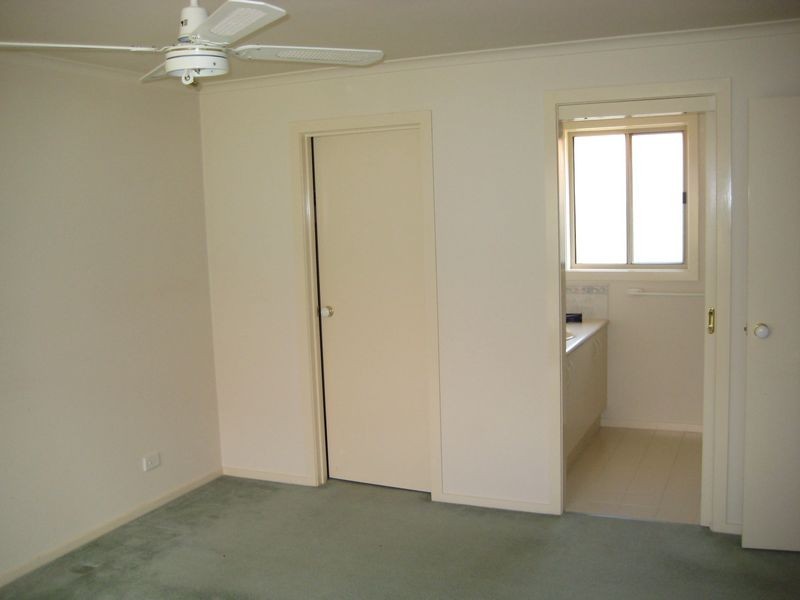 22 JERILDERIE DRIVE, Berwick VIC 3806