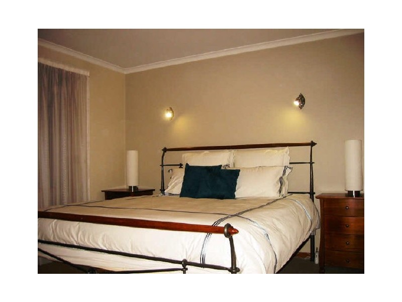 23 Peppermint Grove, Knoxfield VIC 3180