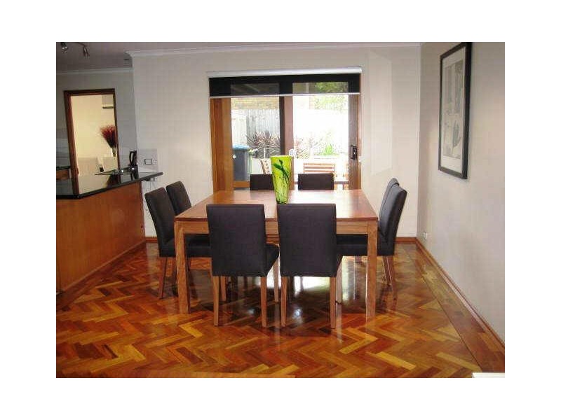 23 Peppermint Grove, Knoxfield VIC 3180