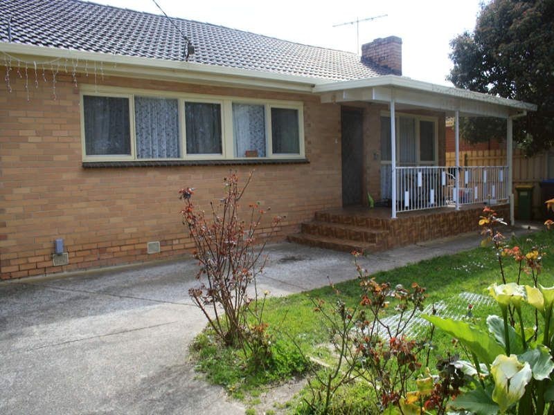 32 Fonteyn Drive, Wantirna South VIC 3152