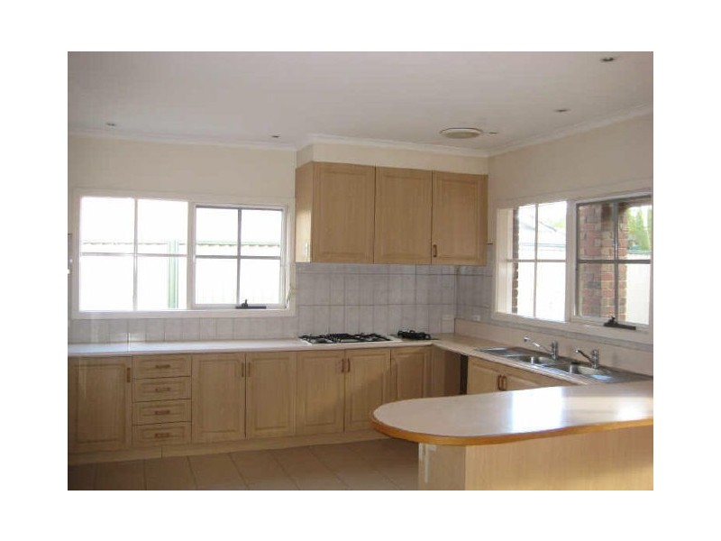 8 Lamont Court, Wantirna South VIC 3152