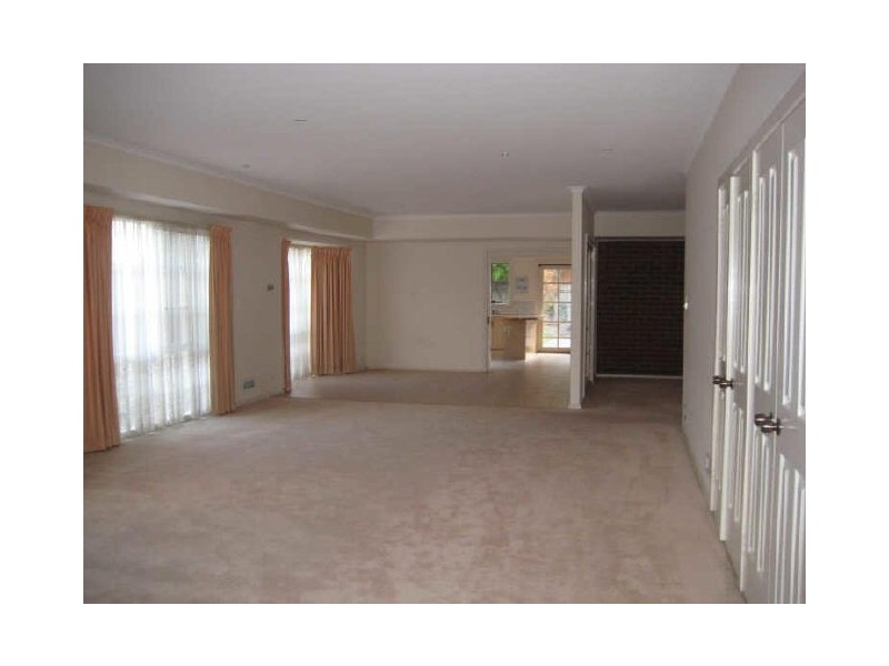 8 Lamont Court, Wantirna South VIC 3152