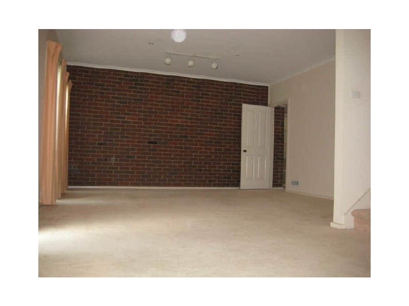 8 Lamont Court, Wantirna South VIC 3152