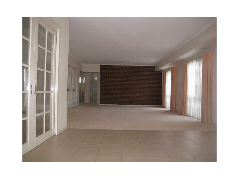 8 Lamont Court, Wantirna South VIC 3152