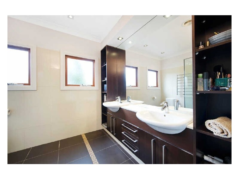 2/10 York Road, Glen Iris VIC 3146