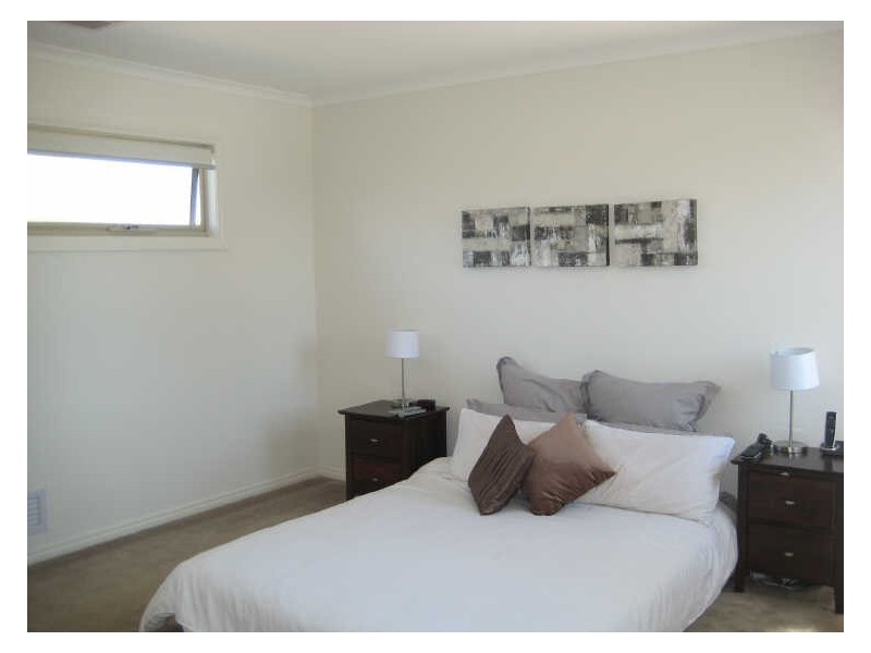 5/2-4 Maida Avenue, Bayswater VIC 3153