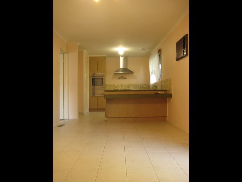 8 Ormiston Close, Wantirna VIC 3152