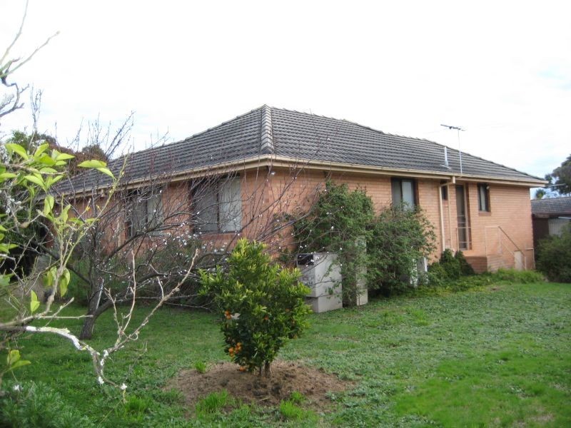 8 Harris Grove, Bayswater VIC 3153