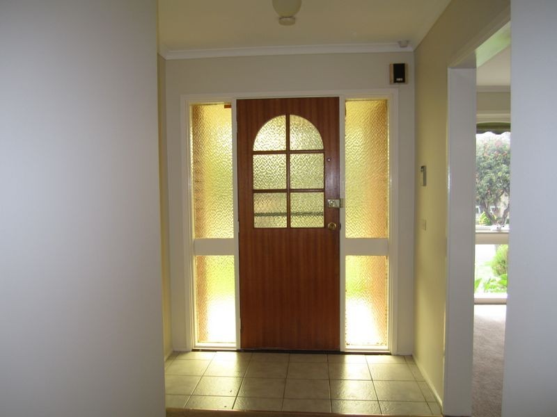 27 Kingloch Parade, Wantirna VIC 3152