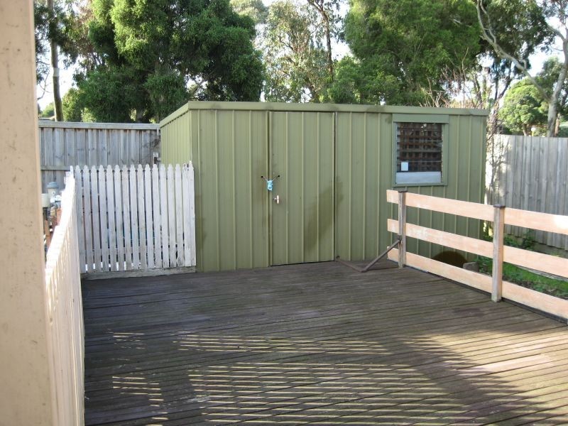 11 Chartwell Drive, Wantirna VIC 3152