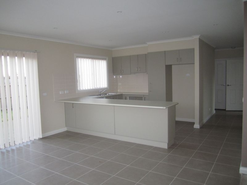5/3 Austin Place, Melton South VIC 3338