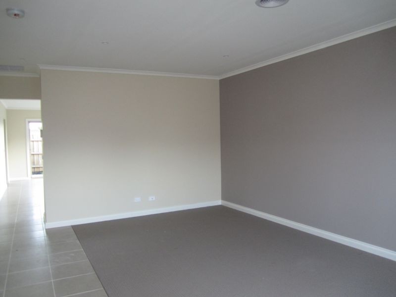 19/3 Austin Place, Melton South VIC 3338