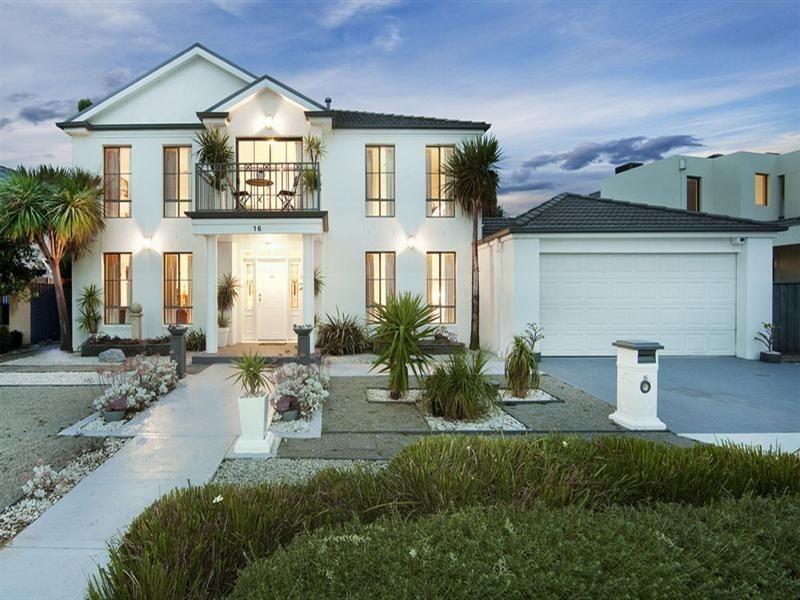 16 Sandlewood Lane, Point Cook VIC 3030