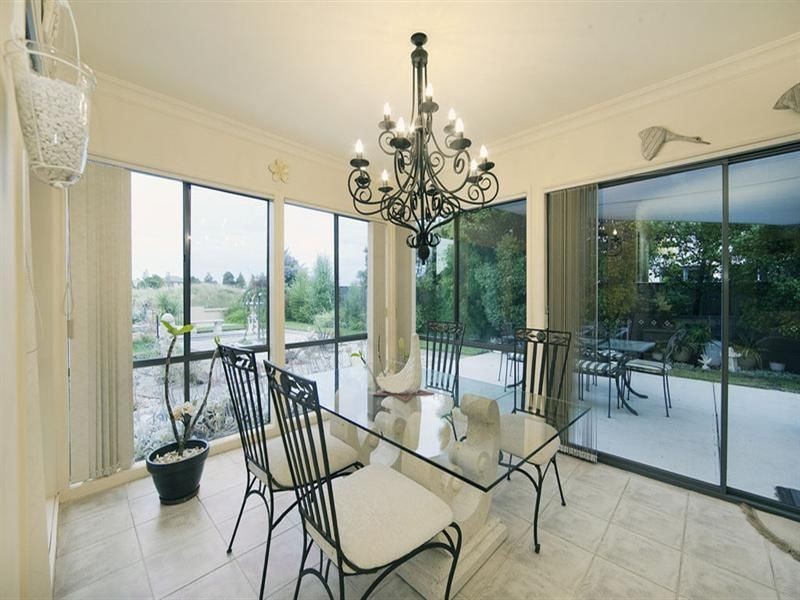 16 Sandlewood Lane, Point Cook VIC 3030