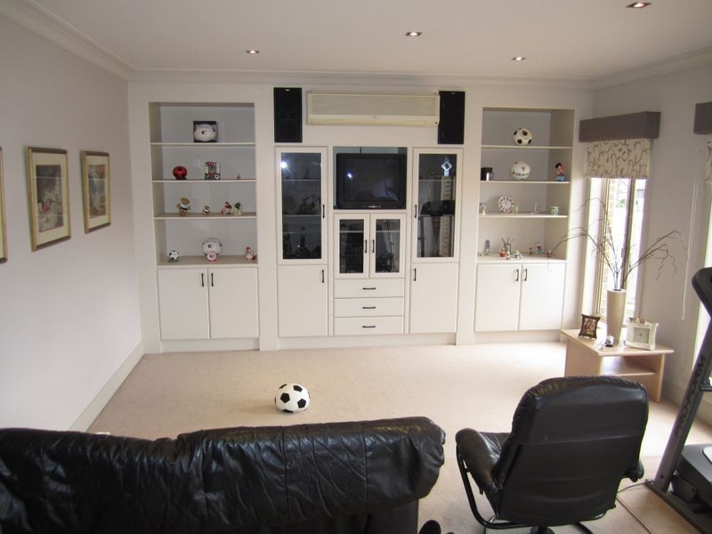 68 Sanctuary Lakes South Boulevard, Point Cook VIC 3030