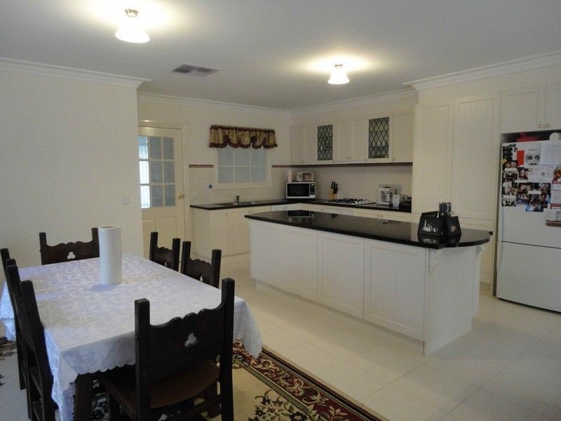 2/69 Dobson Street, Ferntree Gully VIC 3156
