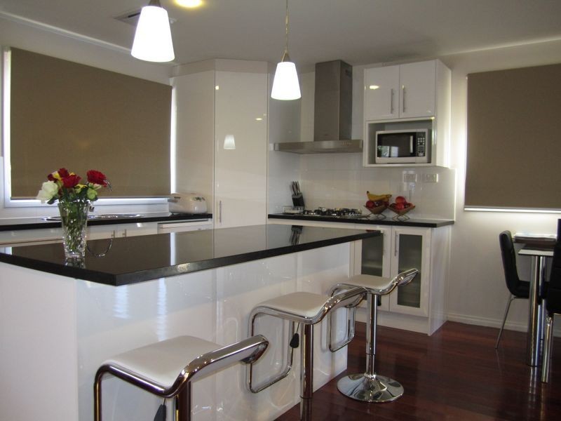 2/11 Rickards Avenue, Knoxfield VIC 3180