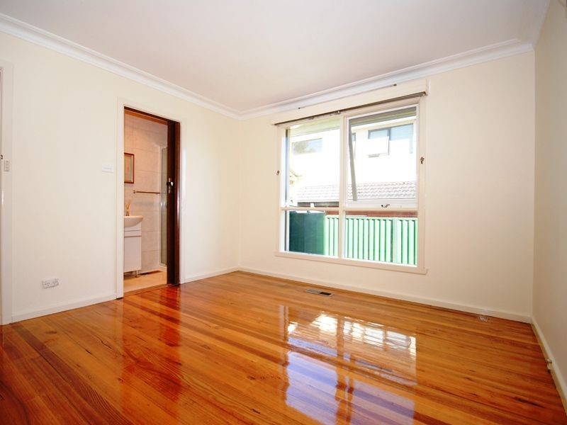 38 Lewis Road, Wantirna South VIC 3152