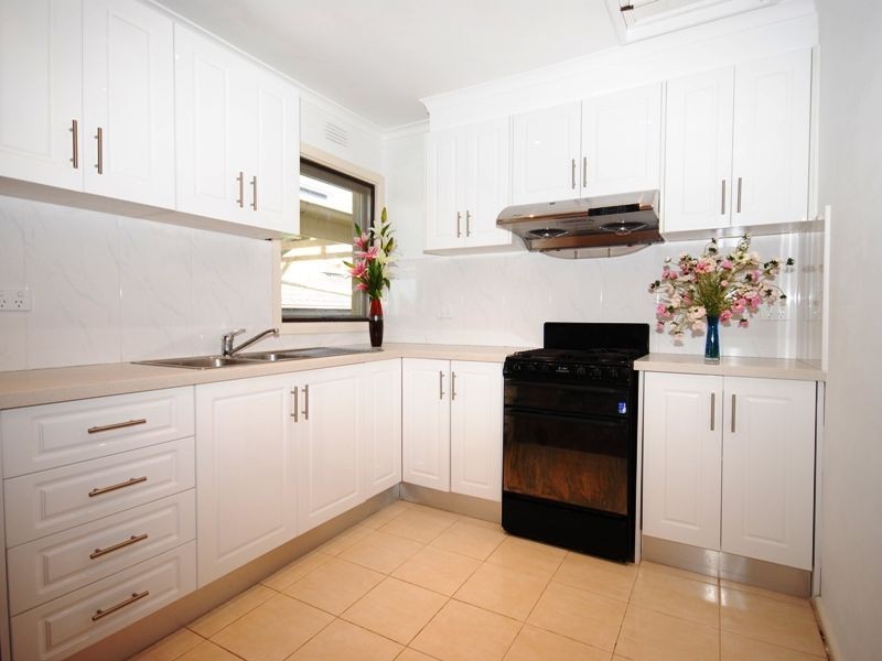 38 Lewis Road, Wantirna South VIC 3152