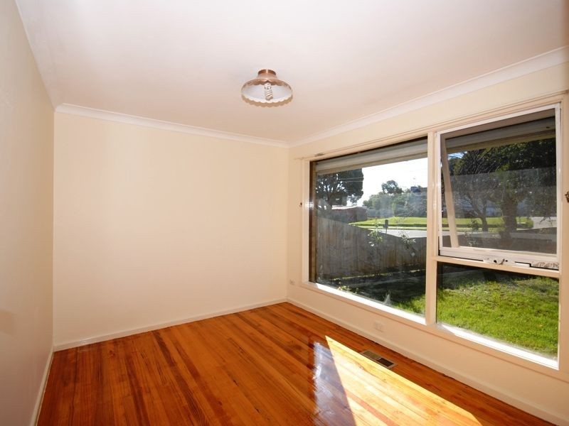 38 Lewis Road, Wantirna South VIC 3152