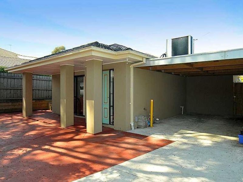 2/8 Harley Street, Knoxfield VIC 3180