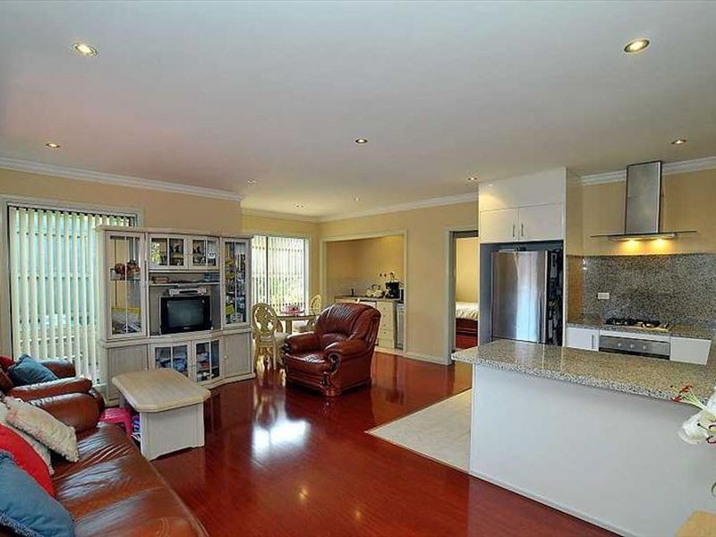 2/8 Harley Street, Knoxfield VIC 3180