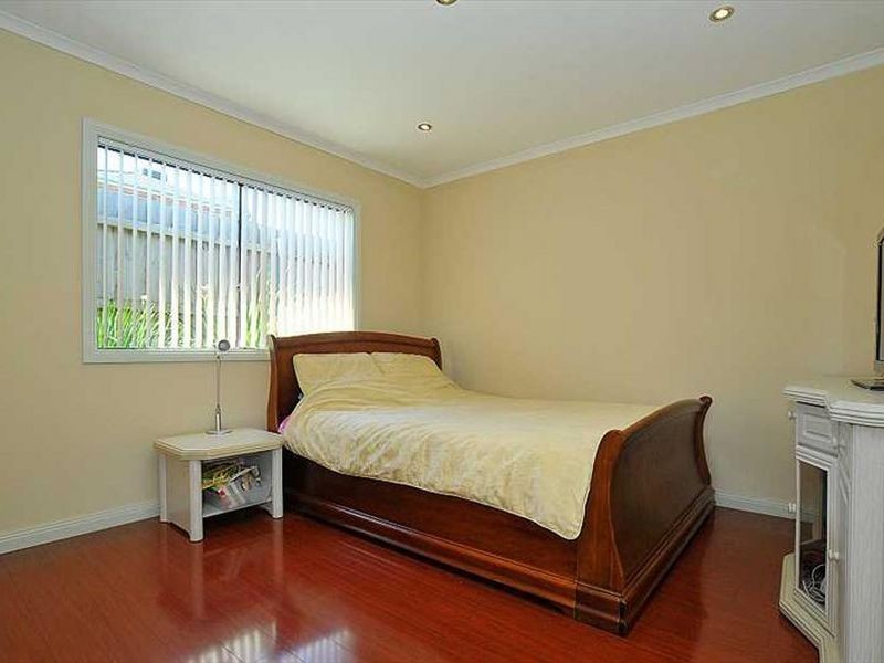 2/8 Harley Street, Knoxfield VIC 3180