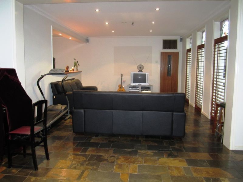 18 Ajax Drive, Wheelers Hill VIC 3150