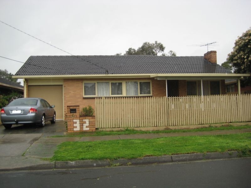 32 Fonteyn Drive, Wantirna South VIC 3152