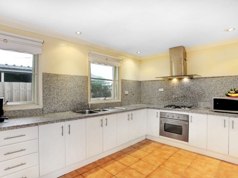 1/8 Harley Street, Knoxfield VIC 3180