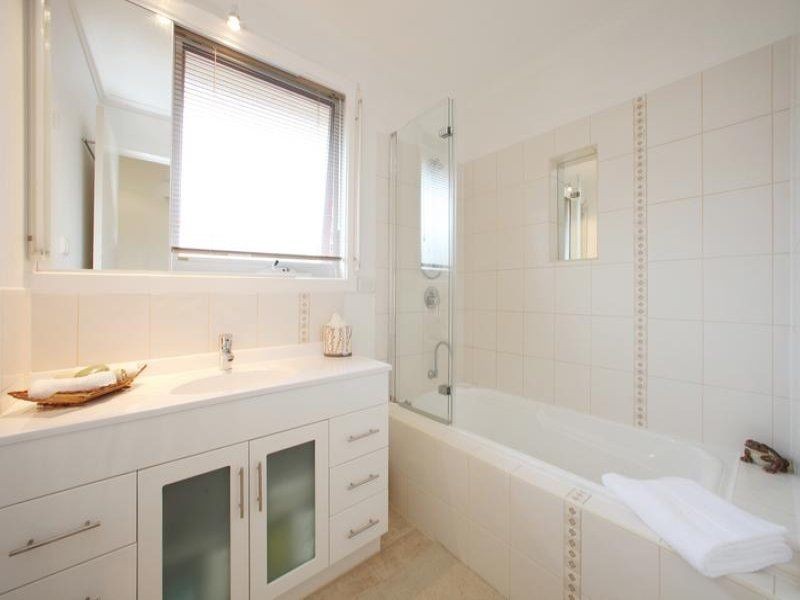 66 Lakeside Boulevard, Rowville VIC 3178