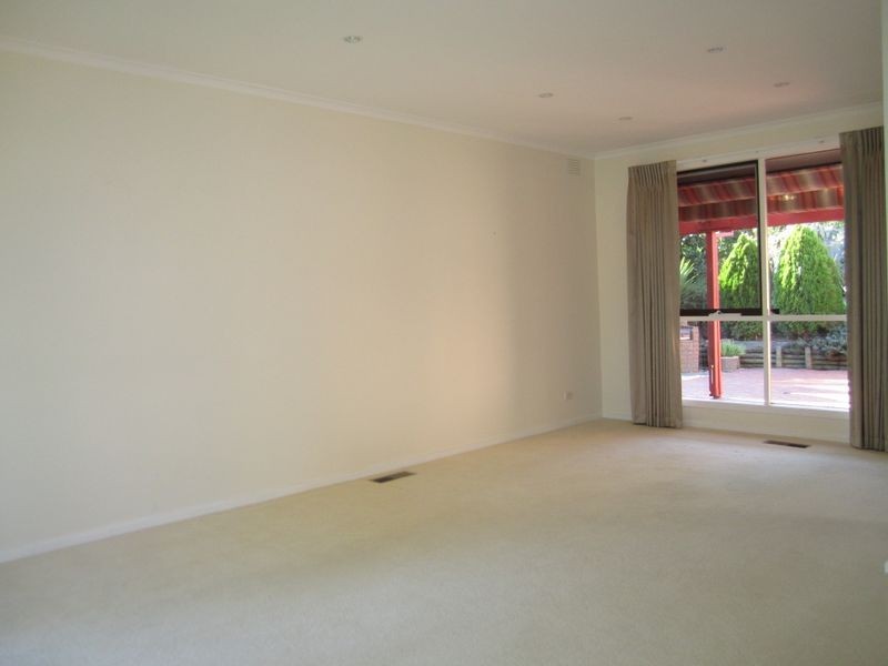 66 Lakeside Boulevard, Rowville VIC 3178