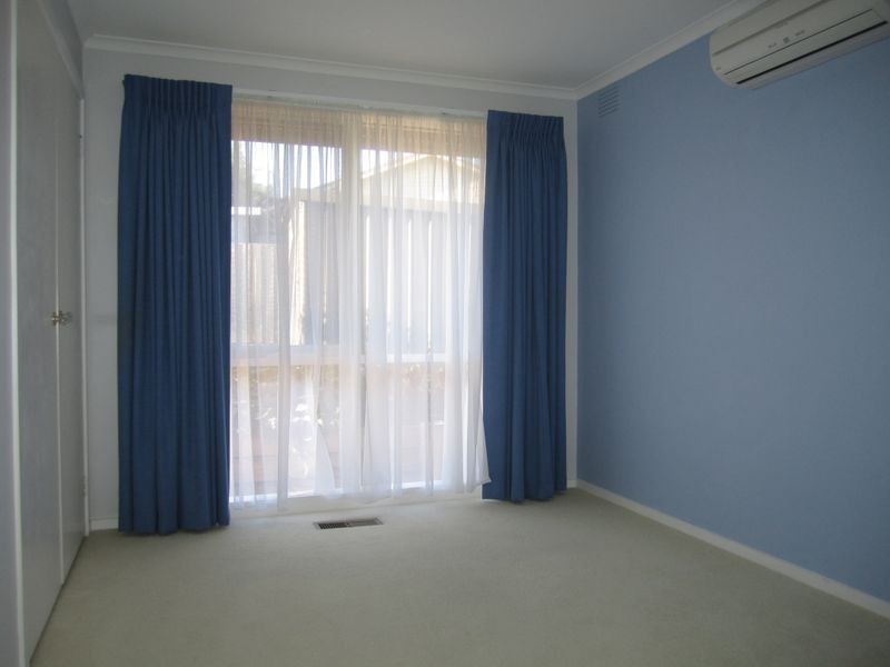 66 Lakeside Boulevard, Rowville VIC 3178