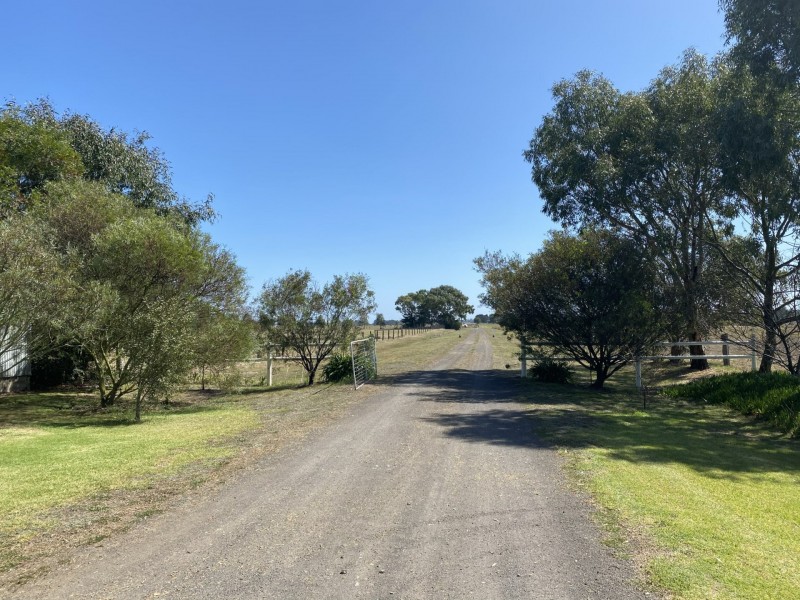 205 Deans Creek Road, Elliminyt VIC 3250