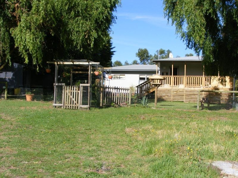 709 Centre Road, Cooriemungle VIC 3268