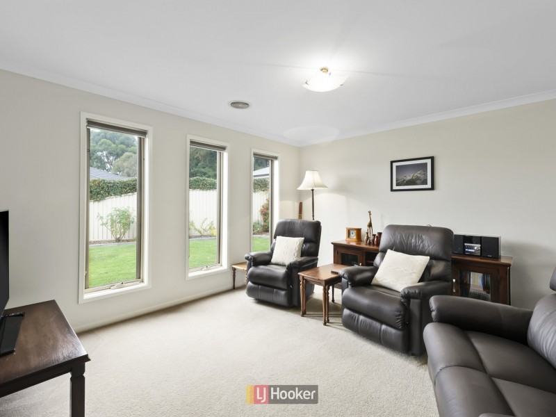 8 Deloraine Court, Elliminyt VIC 3250