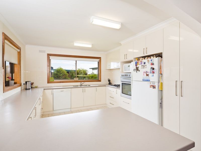 7 Toorak Crescent, Colac VIC 3250