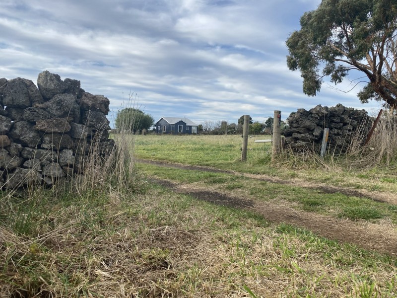 310 Harlocks Road, Pomborneit North VIC 3260