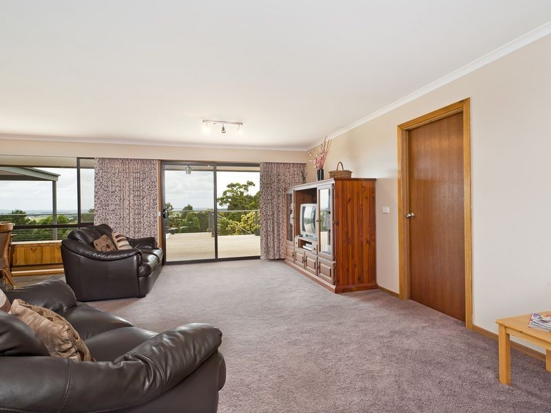 40 Everett Crescent, Barongarook VIC 3249