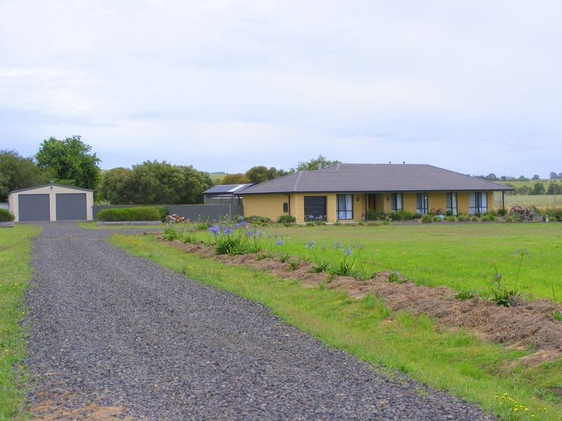 15 Neale Street, Elliminyt VIC 3250