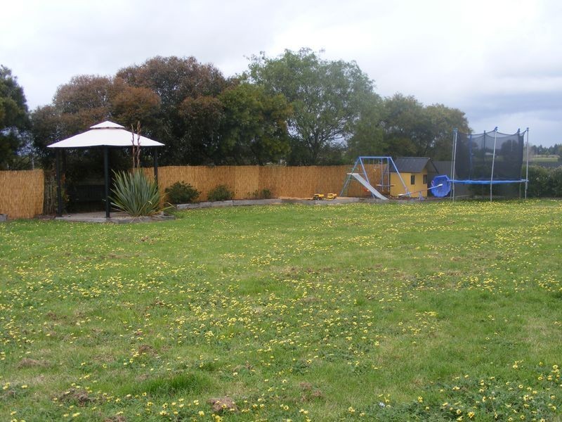 15 Neale Street, Elliminyt VIC 3250