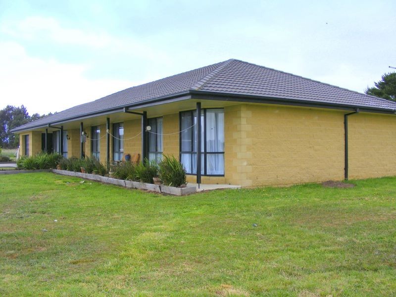 15 Neale Street, Elliminyt VIC 3250