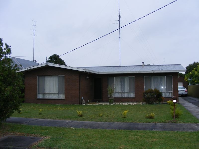 13 Troy Street, Colac VIC 3250