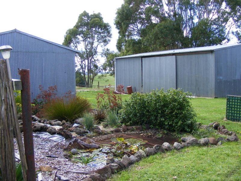889 Princetown Road, Simpson VIC 3266
