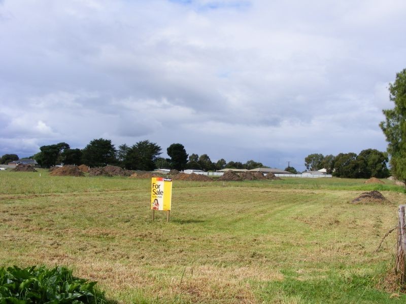 204 Armstrong Street, Elliminyt VIC 3250