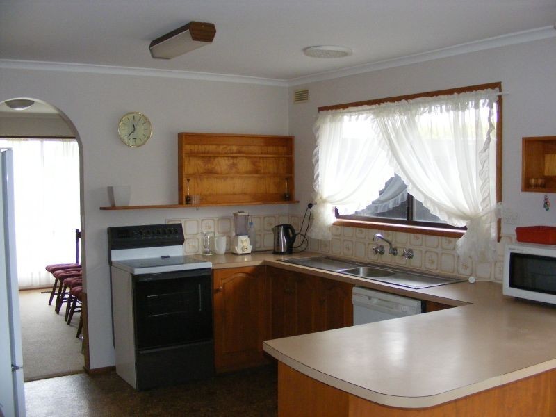 44 Balnagowan Avenue, Colac VIC 3250