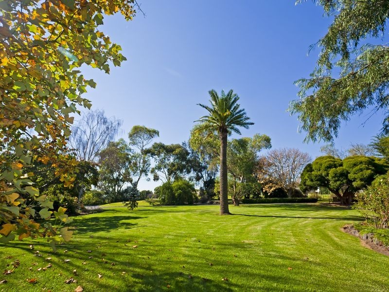 28 Spring Street, Elliminyt VIC 3250
