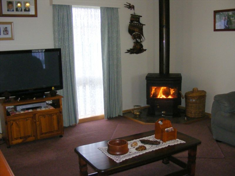6 Little Wood Street, Colac VIC 3250